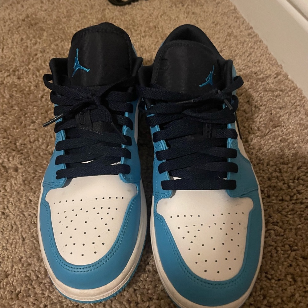 jordan 1 “low” UNC